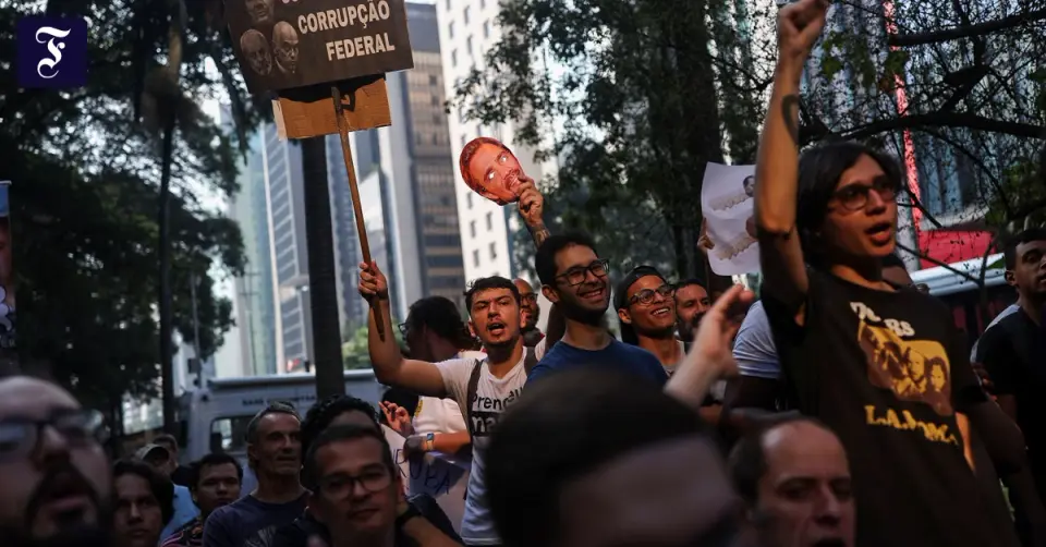 Brazil's Supreme Court in crisis: Judge de Moraes under suspicion