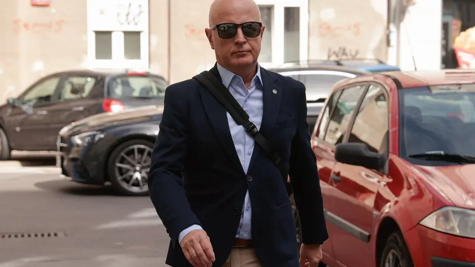 Eksplozja granatnika w KGP: były komendant Szymczyk przed sądem w Warszawie