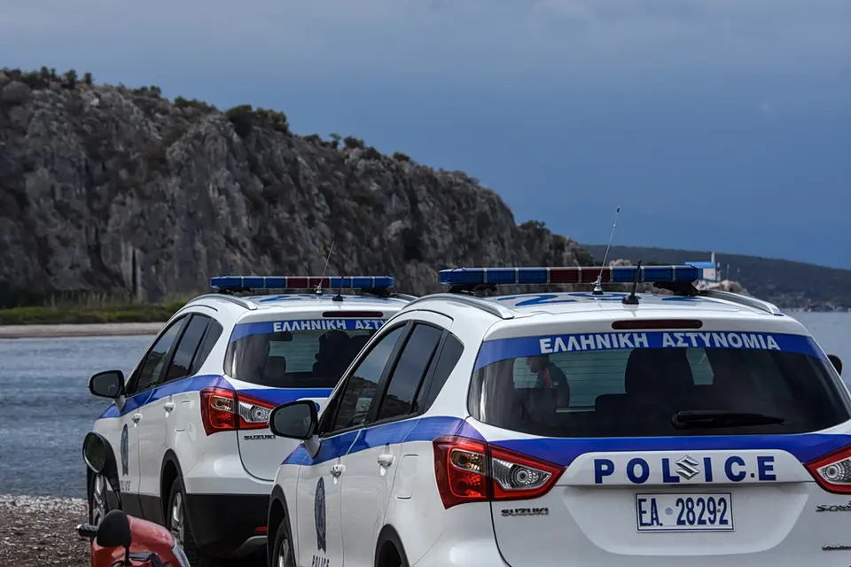 Man armed with blade caused commotion at Glyfada beach