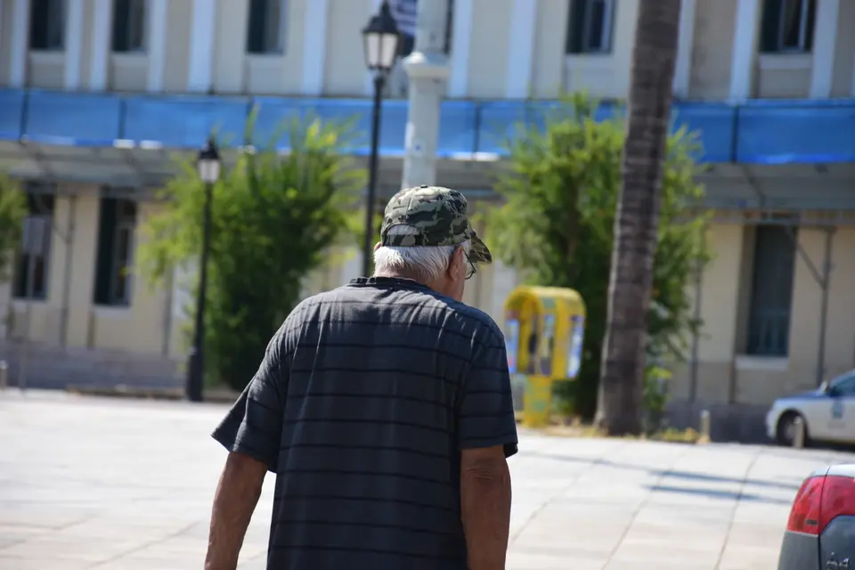 Απάτη σε ηλικιωμένο στη Λαμία: Τρεις συλλήψεις, ο ένας στη φυλακή