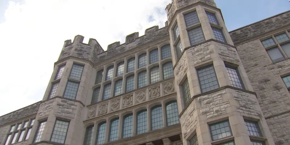 Man exposes himself to toddler outside Nashville school, claims to be paedophile