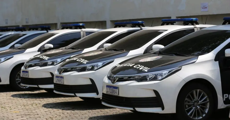 15-year-old girl jumps from moving car to escape kidnapping in Rio de Janeiro