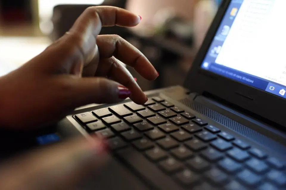 Fraudes par manipulation bancaire en hausse de 34 % en France en 2025