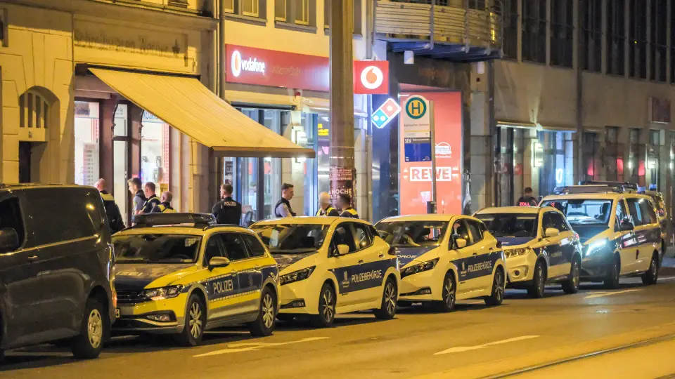 Police seal off late-night shop in Leipzig-Eutritzsch: 150 e-cigarettes and cannabis seized