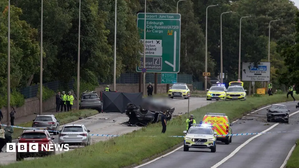 Three arrested after fatal multi-vehicle crash on A8 near Edinburgh Airport
