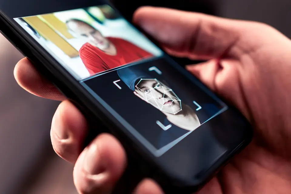 New service against telephone fraud targeting elderly — deepfake "prince" in Patras