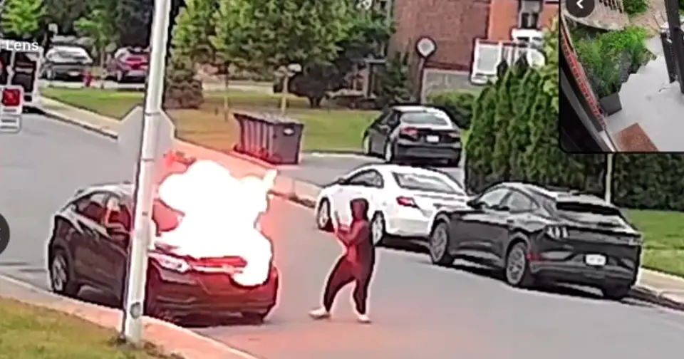 Incendie criminel à Chomedey : la police de Laval cherche un suspect filmé en noir
