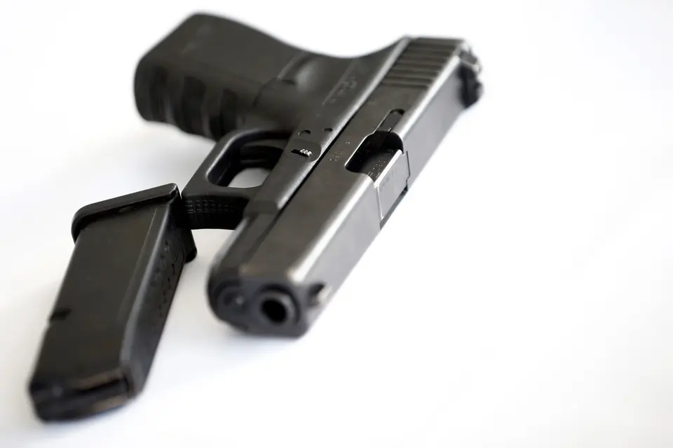 35 pistolets Glock saisis gare de Lyon : un ressortissant turc mis en examen pour trafic d'armes