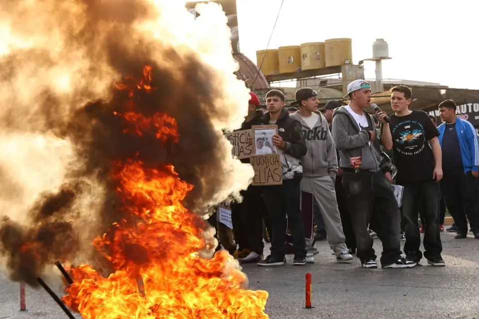 March in José C. Paz following the murder of 22-year-old motorcyclist to steal his bike