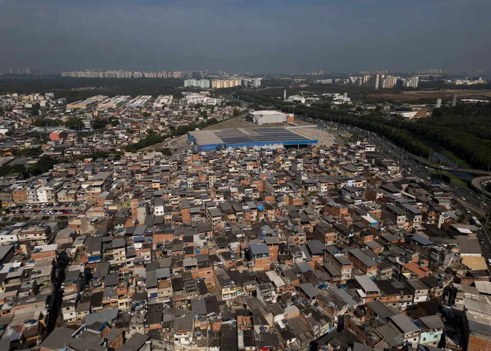 Comando Vermelho expande rotas para portos do Rio e tráfico internacional de drogas