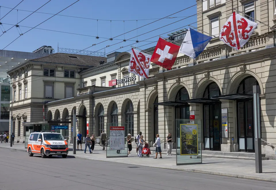 Switzerland: Knife attack at railway station classified as terrorist act – Three injured