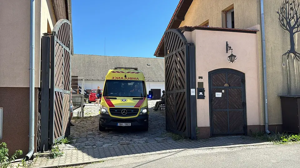 Police investigate care home in Kladno district; residents allegedly without food and care