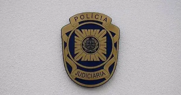 Dois funcionários do aeroporto de Lisboa detidos por tráfico de cocaína