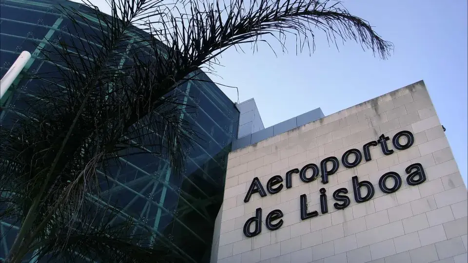 Operação Falcão: dois funcionários do aeroporto de Lisboa detidos com cocaína da América Latina