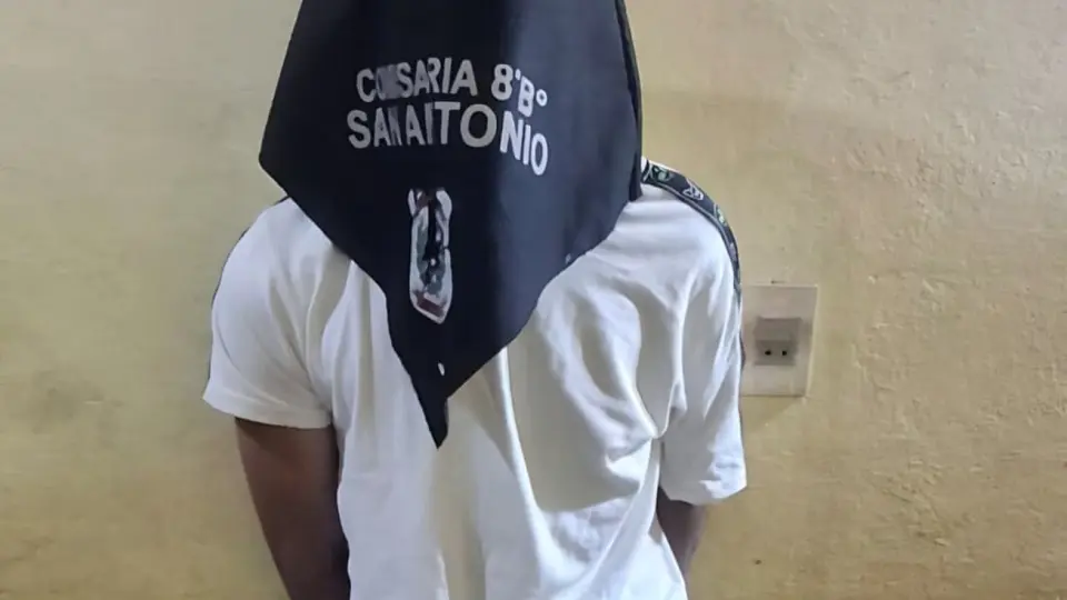 Joven amenaza con machete a policías tras ser detenido en Concepción