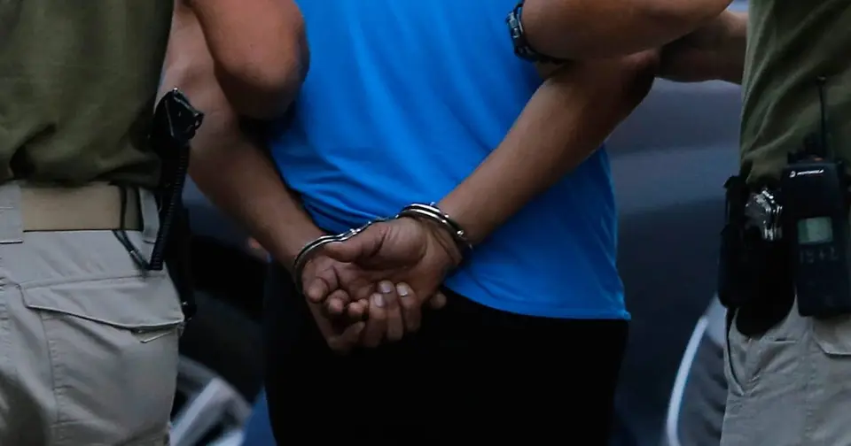 One of three fugitives captured in connection with murder of carabinero officer in Renca