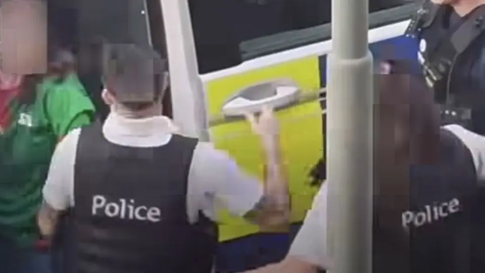 Policier gifle une femme menottée à Nivelles : le bourgmestre réclame des explications