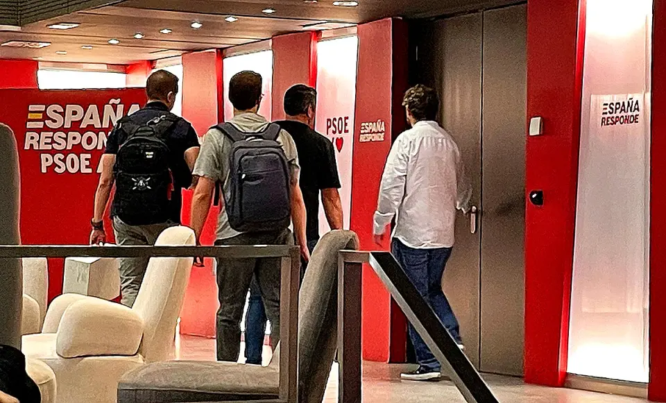 El Tribunal de Cuentas entrega a la Audiencia Nacional un pendrive con donantes del PSOE