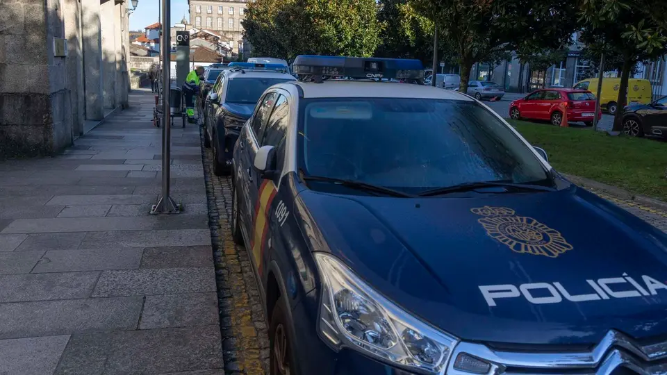 Detienen a profesor en Santiago de Compostela por presuntos abusos sexuales a alumnas de primaria