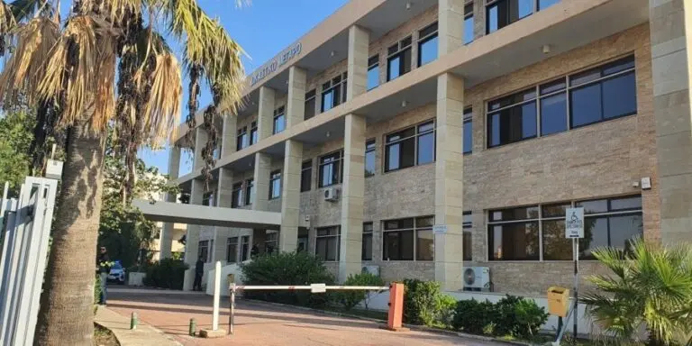 Four arrested in Larnaca for extortion of elderly man
