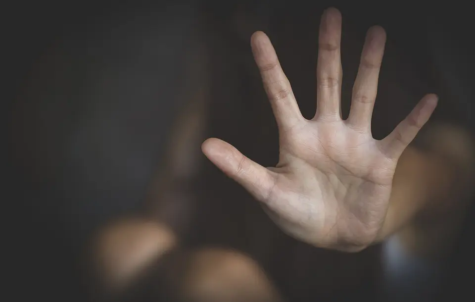17-day-old infant in Heraklion ICU: 18-year-old mother suffered abuse from age 4