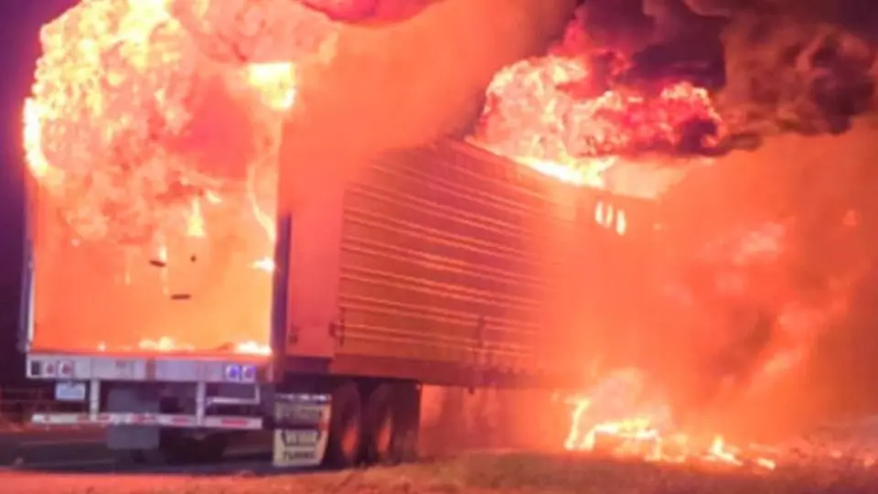 Smuggler truck in Texas: 39 migrants rescued from burning trailer