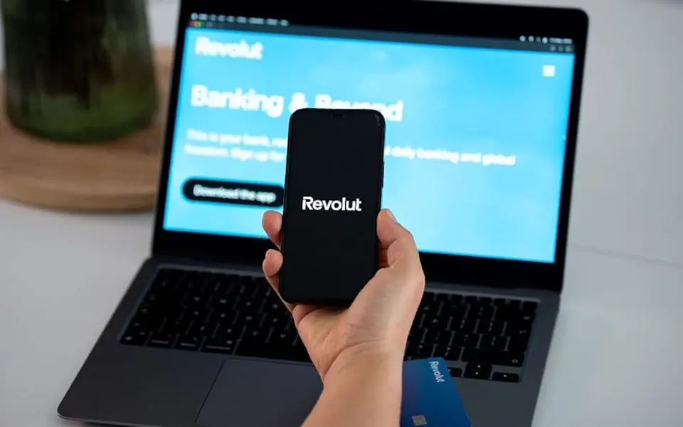 Hackers breach Revolut using Reggio Calabria Prefectural Authority email: investigation opened