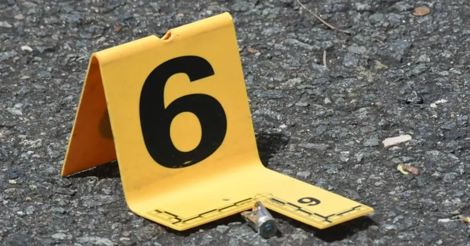 Hombre baleado y muerto frente a residencial Alturas de Cupey en PR-199