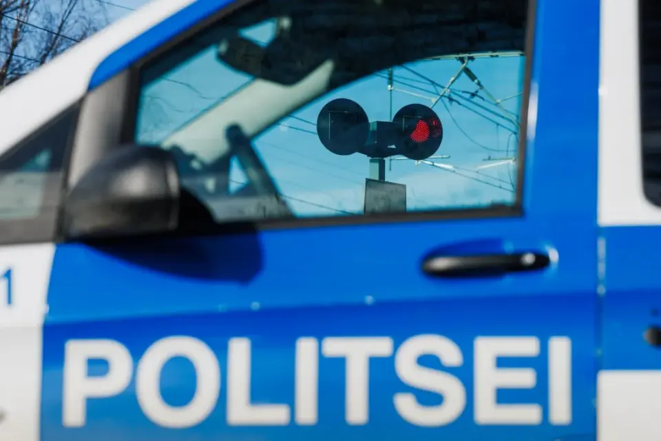 Drug suspect detained by criminal police leads to investigation into officers themselves
