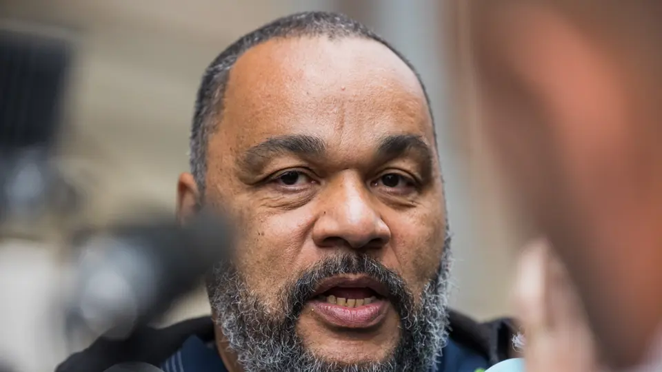 Dieudonné condamné à six mois de bracelet électronique pour apologie du terrorisme