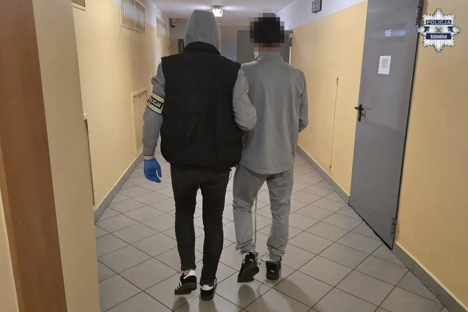 Celowe przecięcie kabli kolejowych w Katowicach – dwóch mężczyzn zatrzymanych