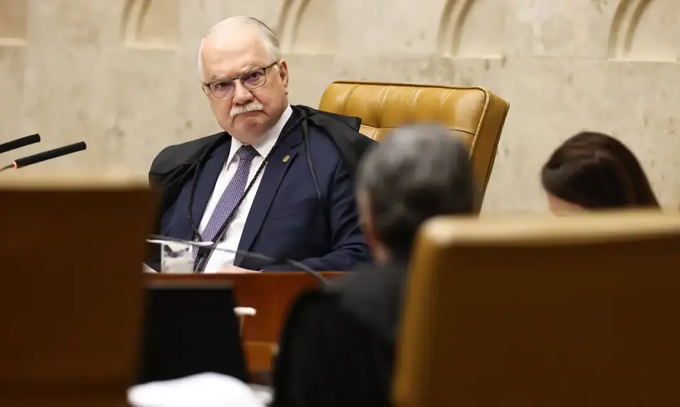 Fachin suspende julgamento sobre conduta de Mendonça no caso Master no STF