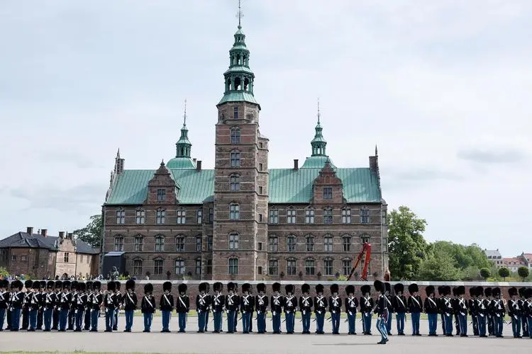Højesteret: Seniorsergent dømt for voldtægt af værnepligtig