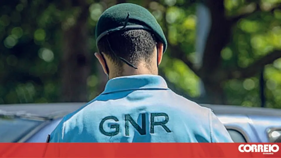 Jovem de 20 anos detido em Sousel por ameaçar avó com arma branca