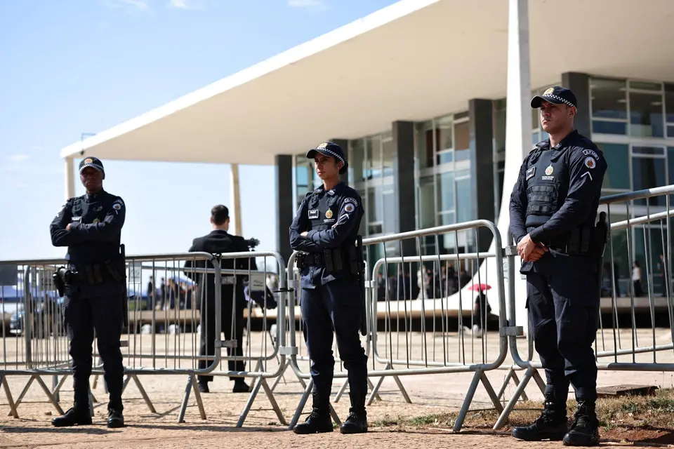 Βραζιλία: Ύποπτος για 16 φόνους συνελήφθη μεταμφιεσμένος σε γυναίκα με μωρό