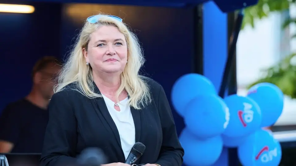 Razzia bei AfD-Mitarbeiter in Berlin: Drogen und Nazi-Devotionalien sichergestellt