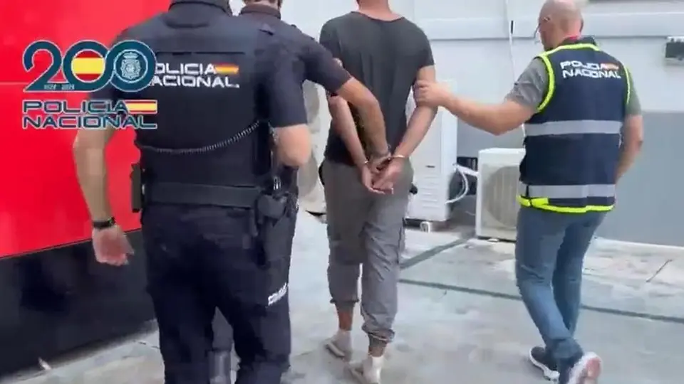 Young man detained in Valencia for killing his stepfather with a dumbbell thanks to former teacher