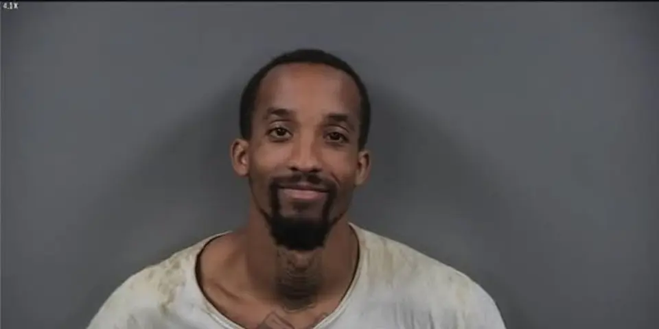 Convicted felon fires at officer during 100mph chase into Warren County, KY
