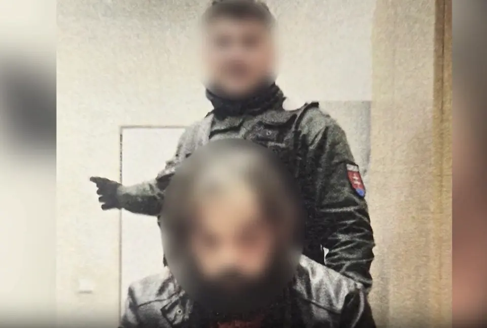 Expolicajti zo Zlatých Moraviec súdení za mučenie zadržaného na stanici
