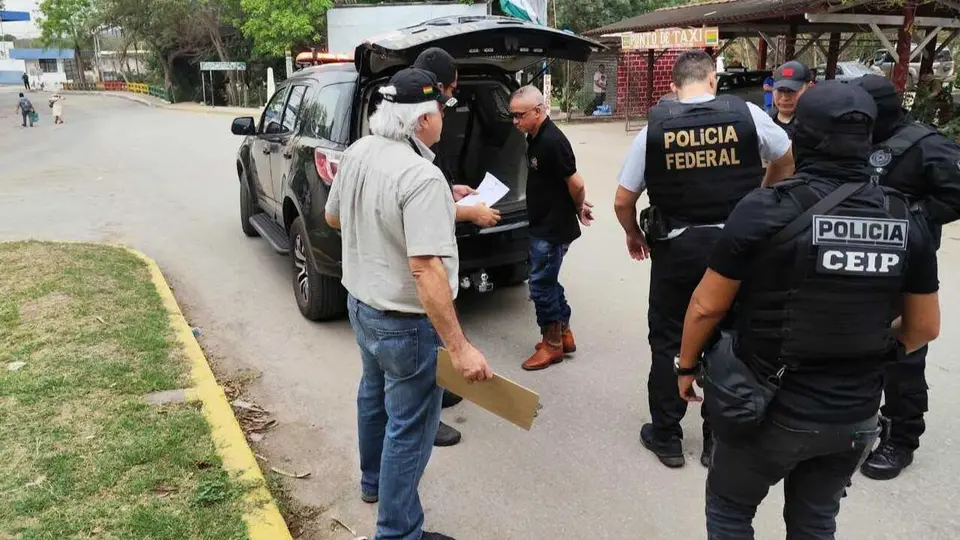 Bolivia expulsa a presunto miembro del PCC y lo entrega a Brasil en Puerto Suárez