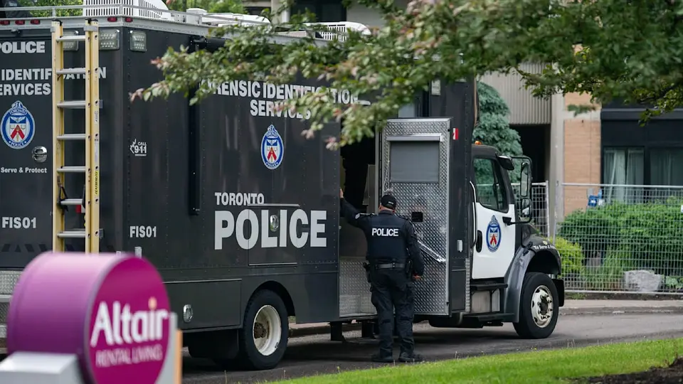 Police officer fatally shot during raid in Toronto