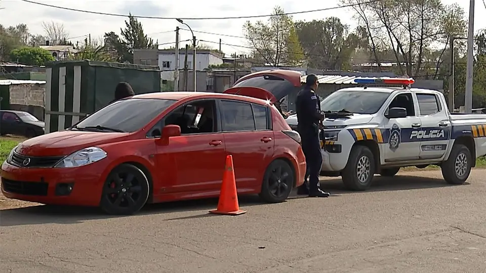 Canelones officer sentenced after being found with pistol reported as stolen