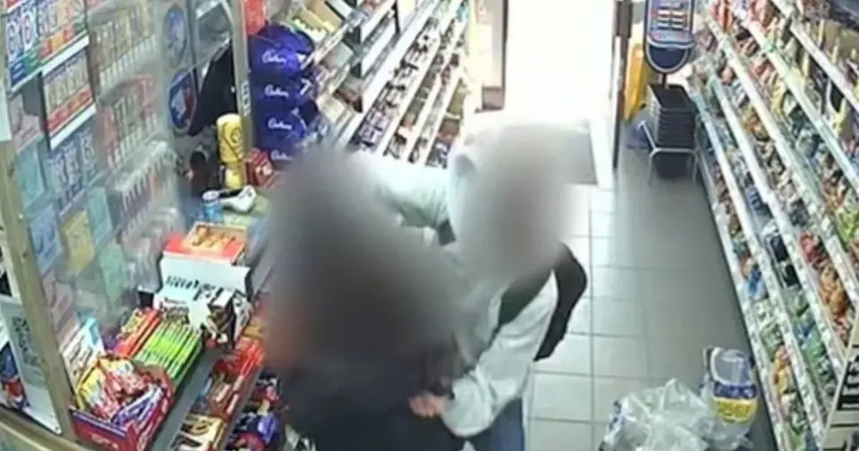 14χρονος μαχαίρωσε συμμαθήτρια στο Γκλόστερσαϊρ μετά από απόρριψη – καταδίκη
