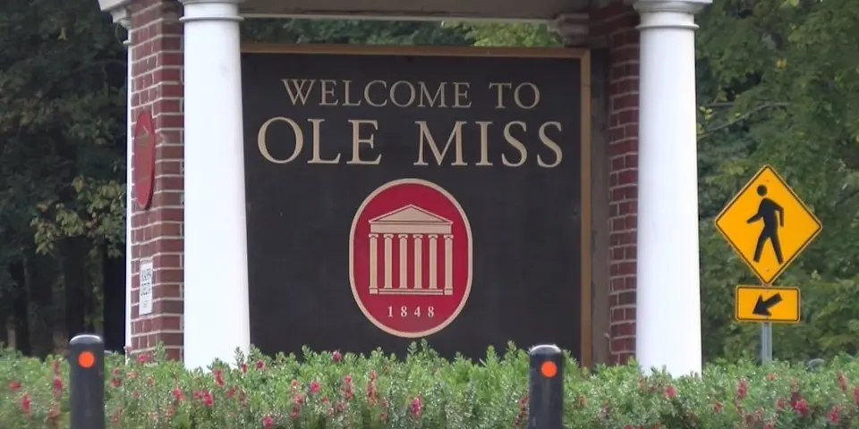 Two University of Mississippi Students Found Dead, Kratom Recovered at Both Scenes