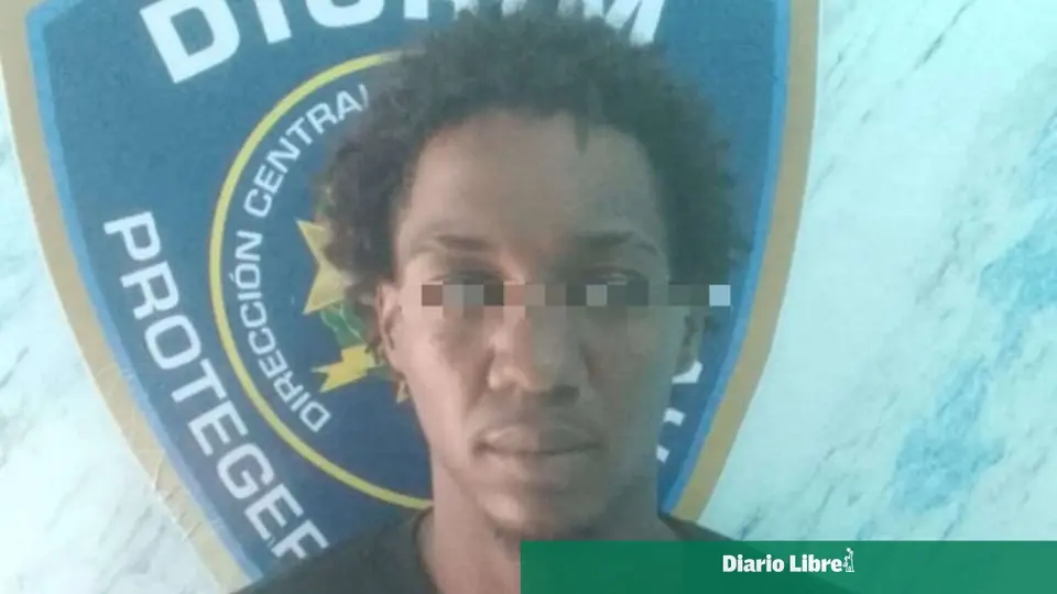Arrestan a hombre en SDN por robo de celular a menor captado en cámara