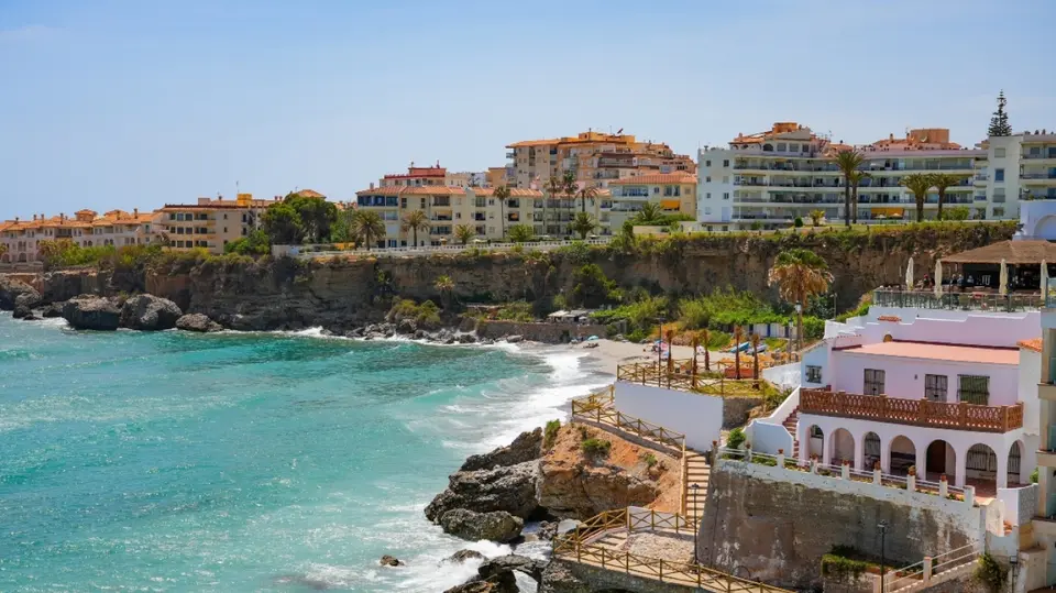 British couple arrested in Spain for abandoning three children at hotel