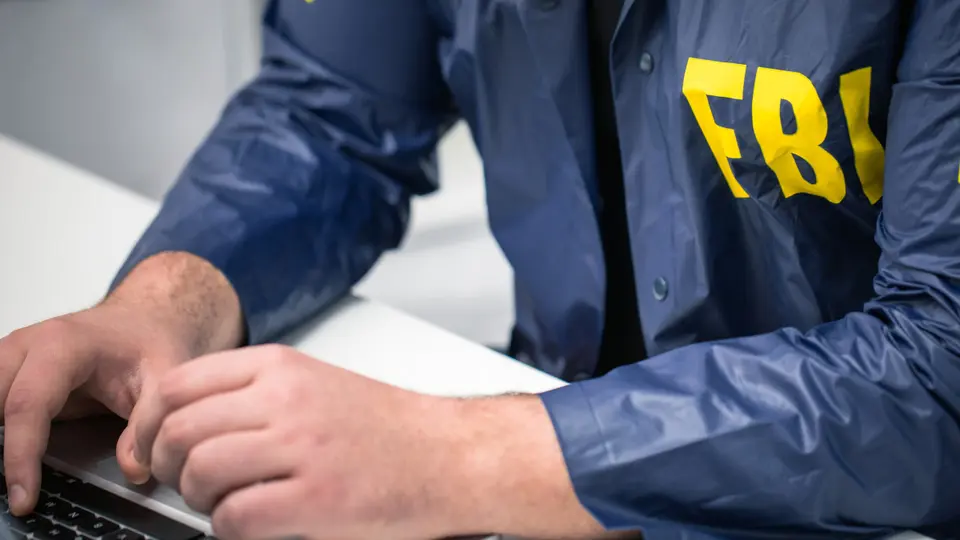 Hakerzy z ShinyHunters ukradli dane 37 tys. pracowników FBI