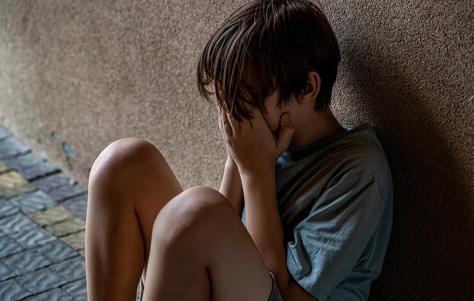 Thessaloniki: Mother arrested for abandoning 13-year-old on street in Toumba