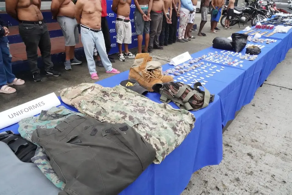 23 detenidos y 21 armas incautadas en operativos nocturnos en Zona 8 de Guayaquil