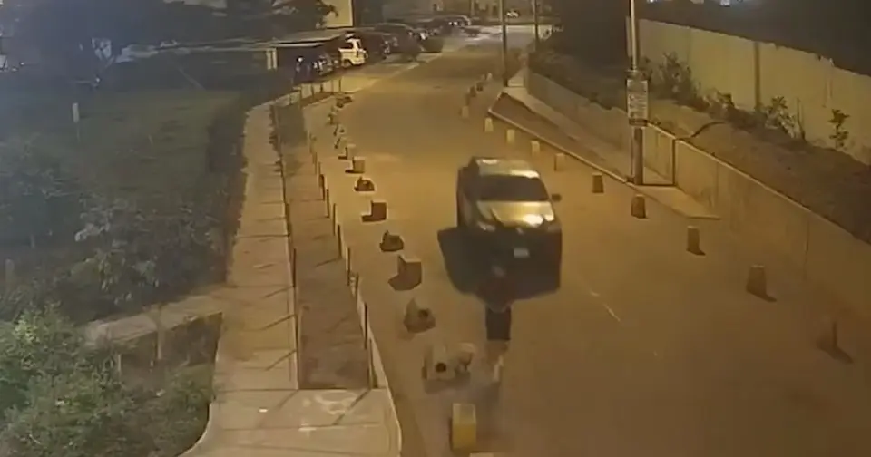 Camioneta policial atropella a joven en condominio de San Juan de Miraflores